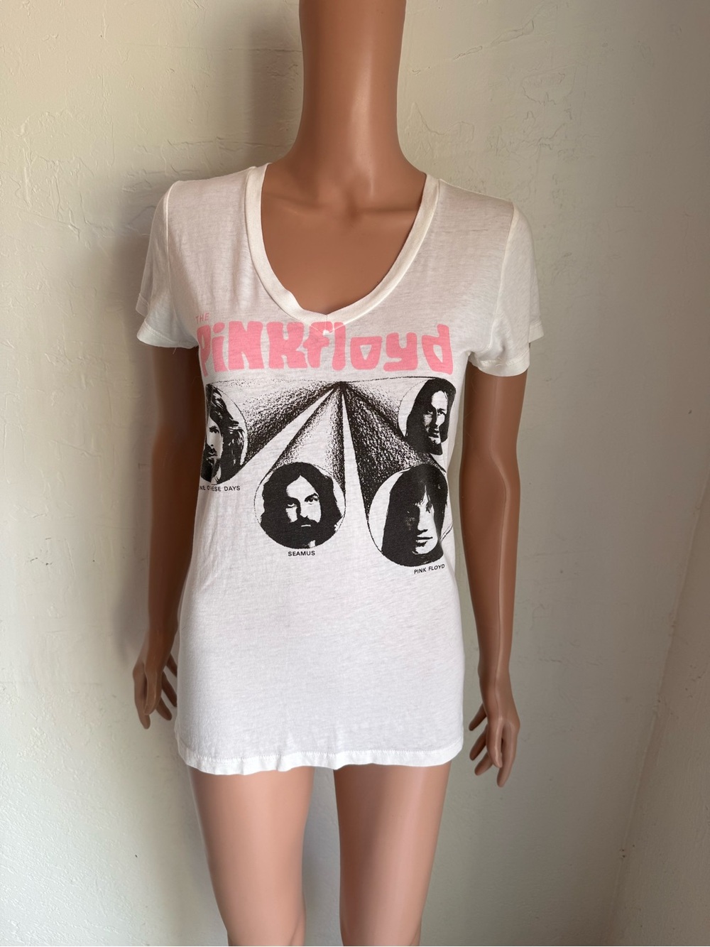 Chaser White Graphic Print Pink Floyd V-Neck Tee Women’s Size S V-Neck T-Shirt